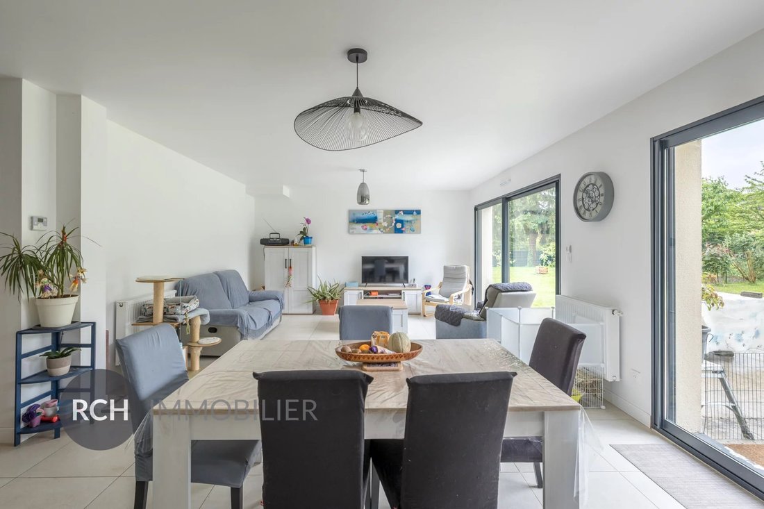 House in Montfort-l'Amaury, Ile-de-France, France 3 - 17957929