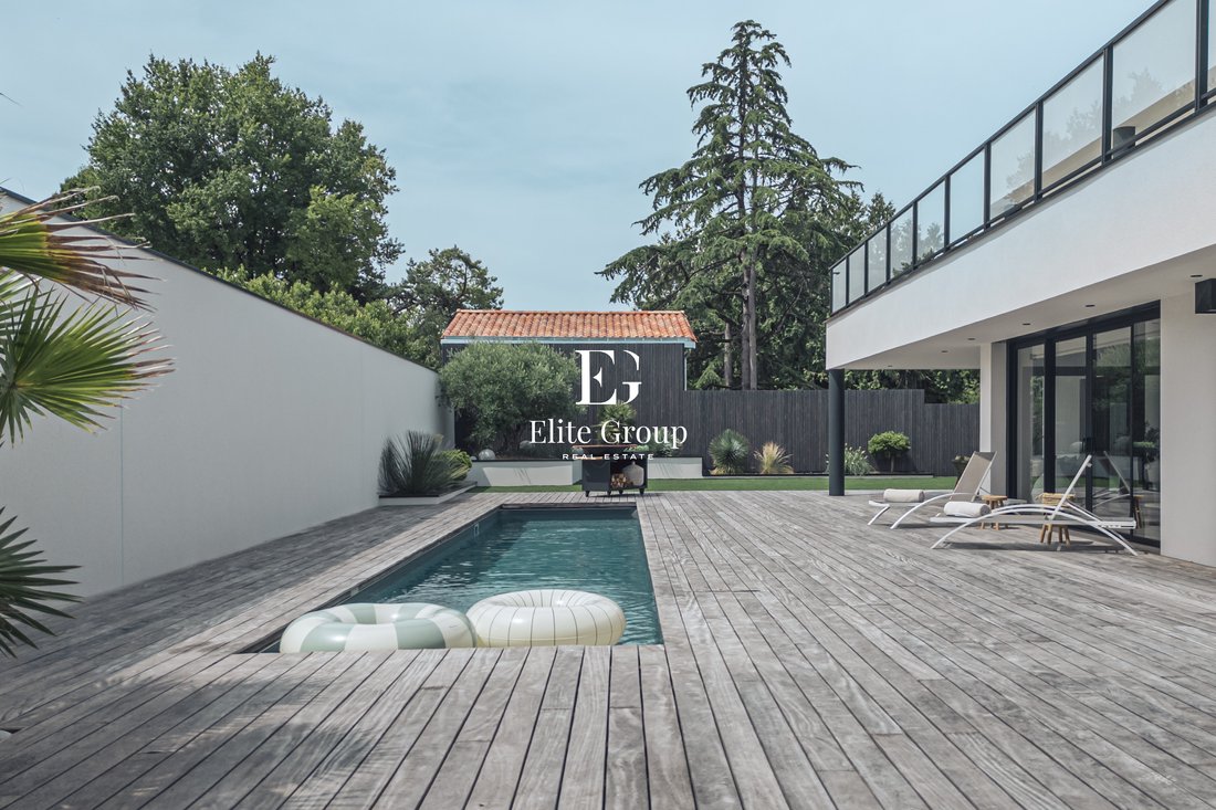 Villa in Vieil Angoulême-Centre Ville, Angoulême, France 4 - 15851616