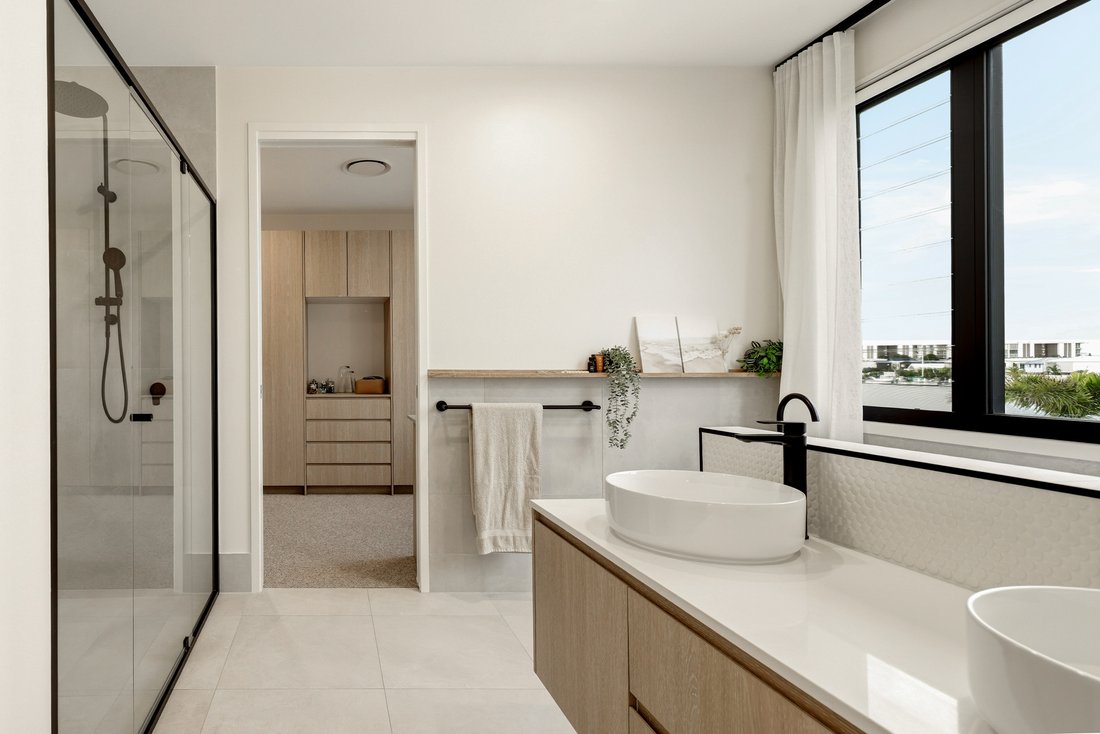 House in Newport, Queensland, Australia 4 - 17963256