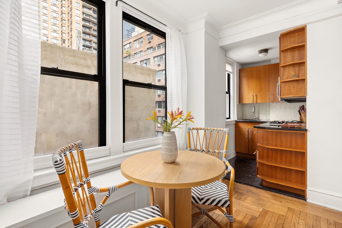 Co Op in New York, New York, United States 2 - 17962139