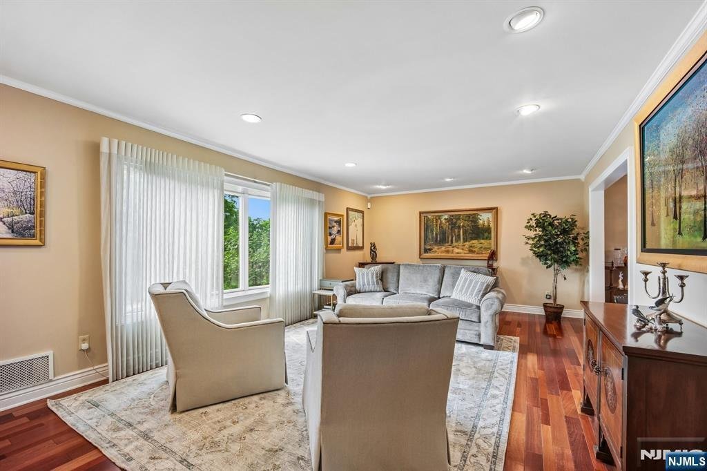 House in Livingston, New Jersey, United States 4 - 17962409