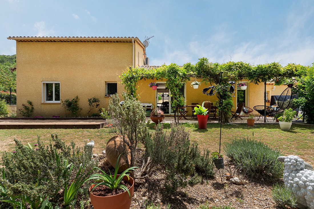 Villa in Riez, Provence-Alpes-Côte d'Azur, France 2 - 17959730