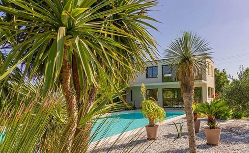 House in Sud, Montpon-Ménestérol, France 1
