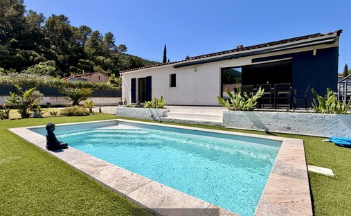Casa a Est, Solliès-Pont, Francia 1