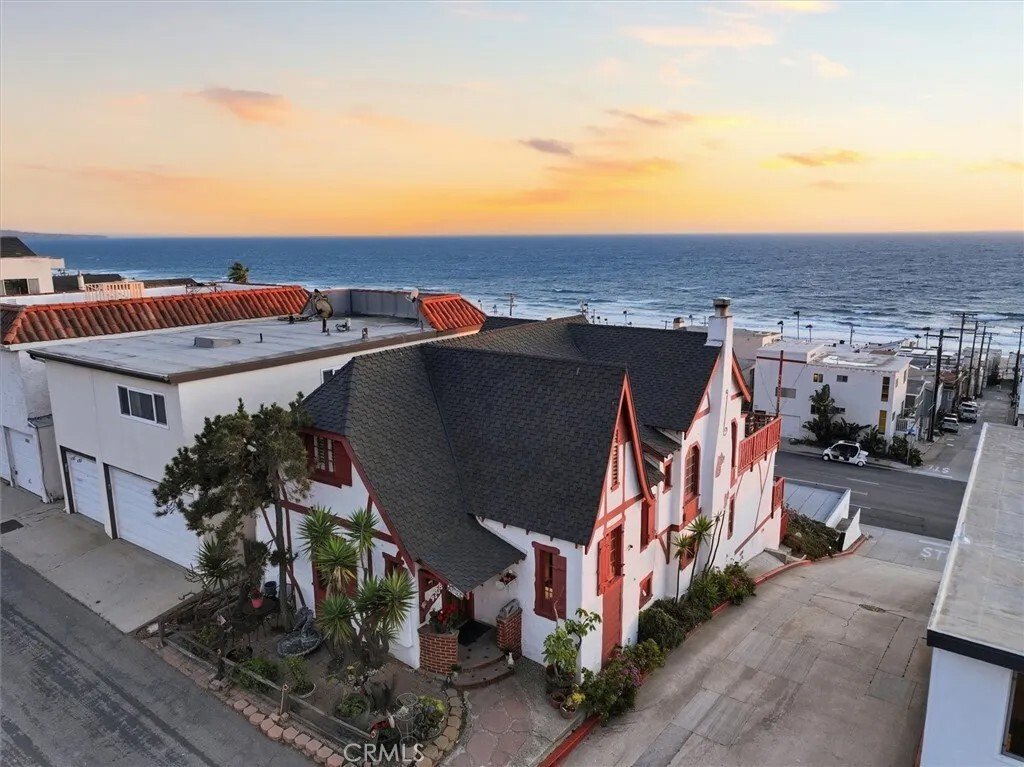 Manhattan Beach, California, United States 2 - 17961377