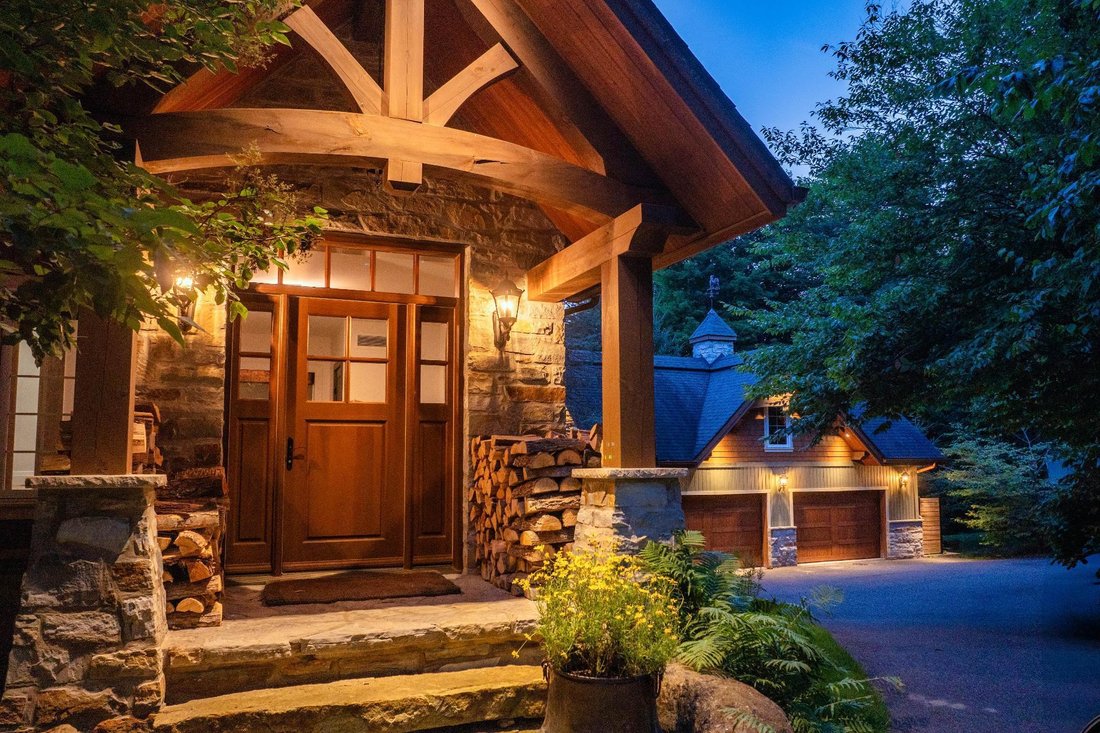 House in Mont-Tremblant, Quebec, Canada 5 - 16061215