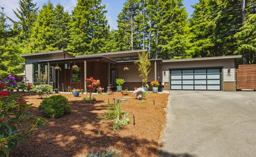 House in Seal Rock, Oregon, United States 1