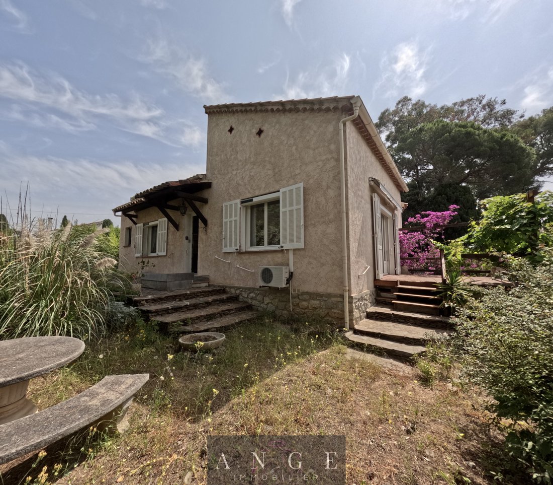 House in Centre Ville, Carqueiranne, France 2 - 16753095