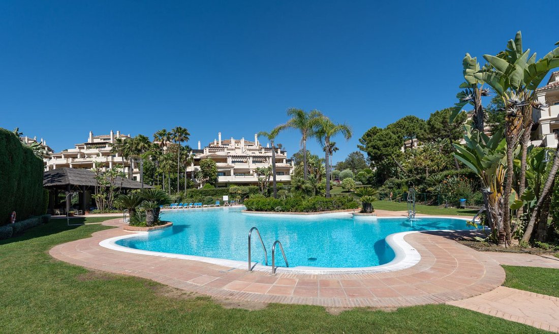 Apartment in Benahavis, Andalusia, Spain 1 - 17888357