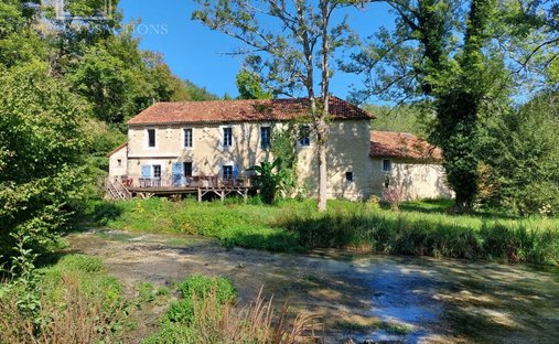 Bourdeilles, Nouvelle-Aquitaine, France 1