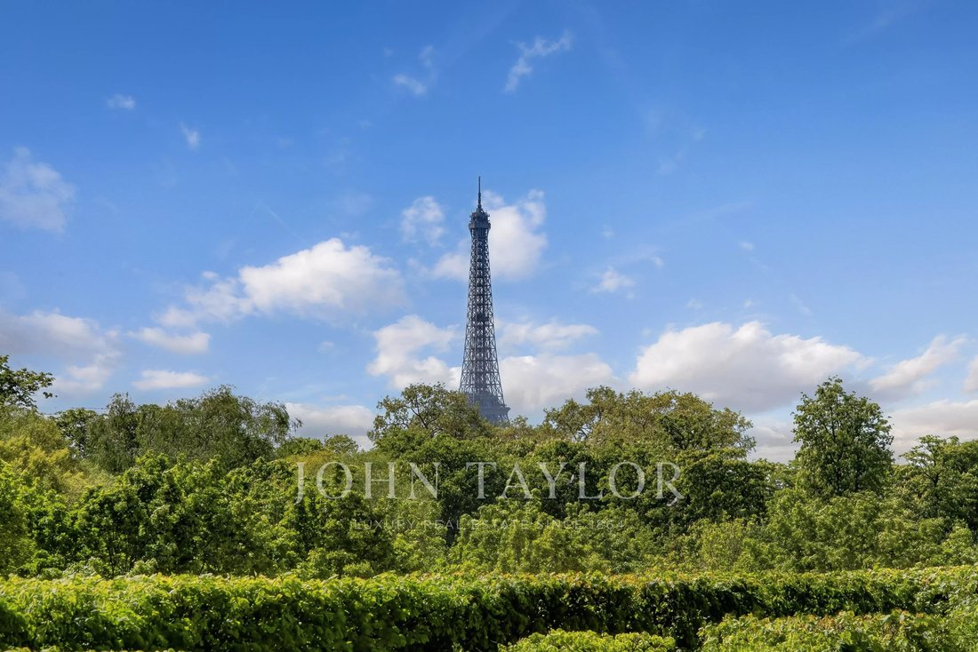 Apartment in Saint Germain l'Auxerrois, Paris 1er Arrondissement, Paris 4 - 17962249