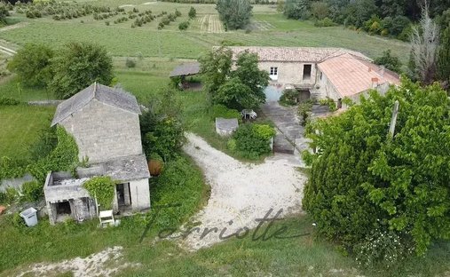 Farm Ranch in Montbrison-sur-Lez, Auvergne-Rhone-Alpen, Frankreich 1