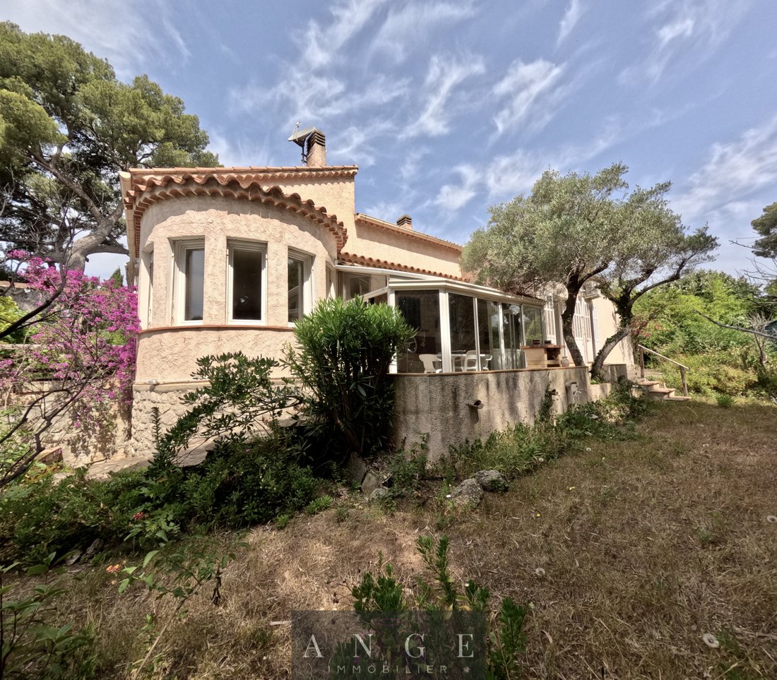 House in Centre Ville, Carqueiranne, France 1 - 16753095