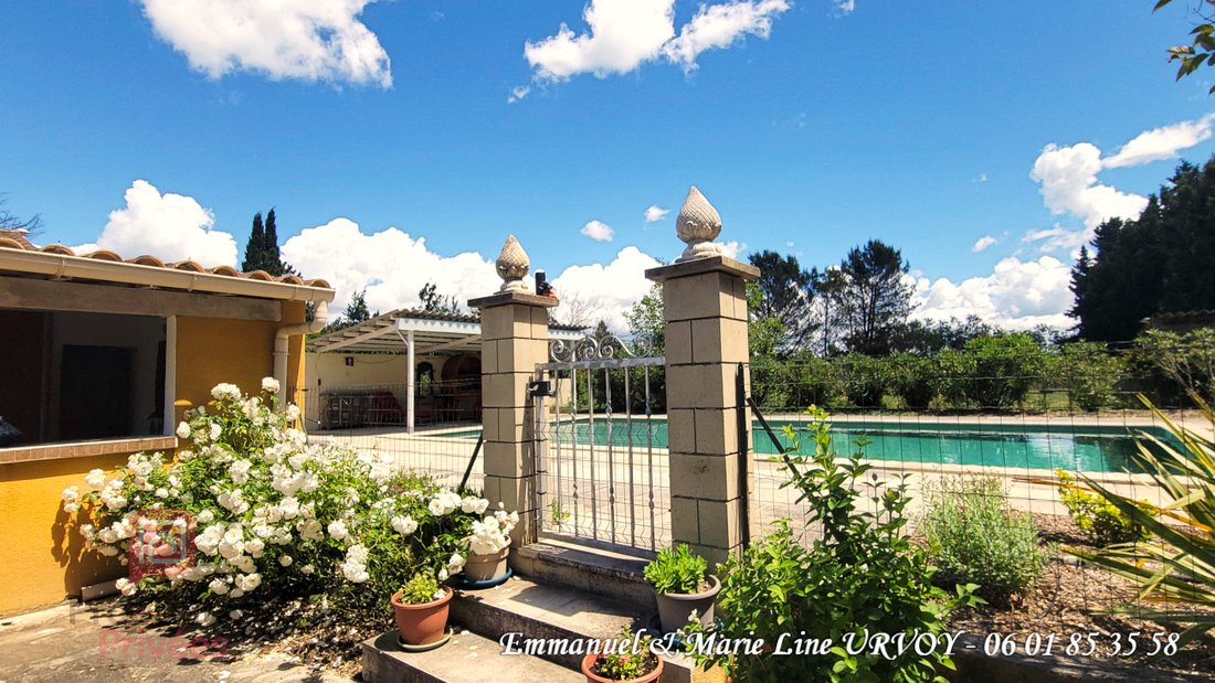Villa in Graveson, Provence-Alpes-Côte d'Azur, France 3 - 17918655