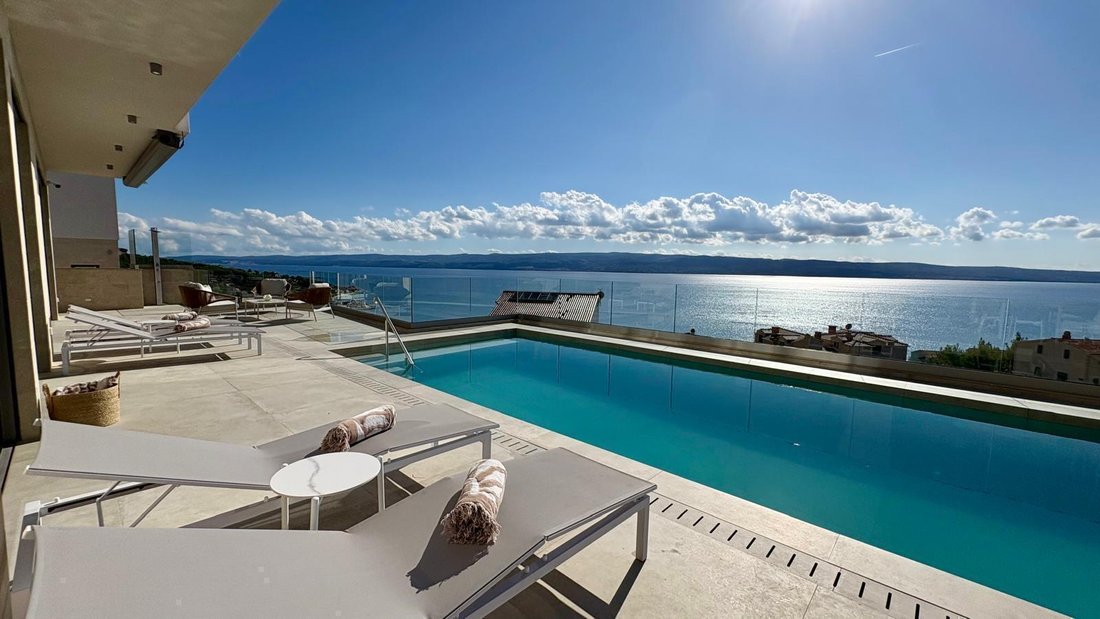 Villa in Dugi Rat, Split-Dalmatia County, Croatia 1 - 17962412