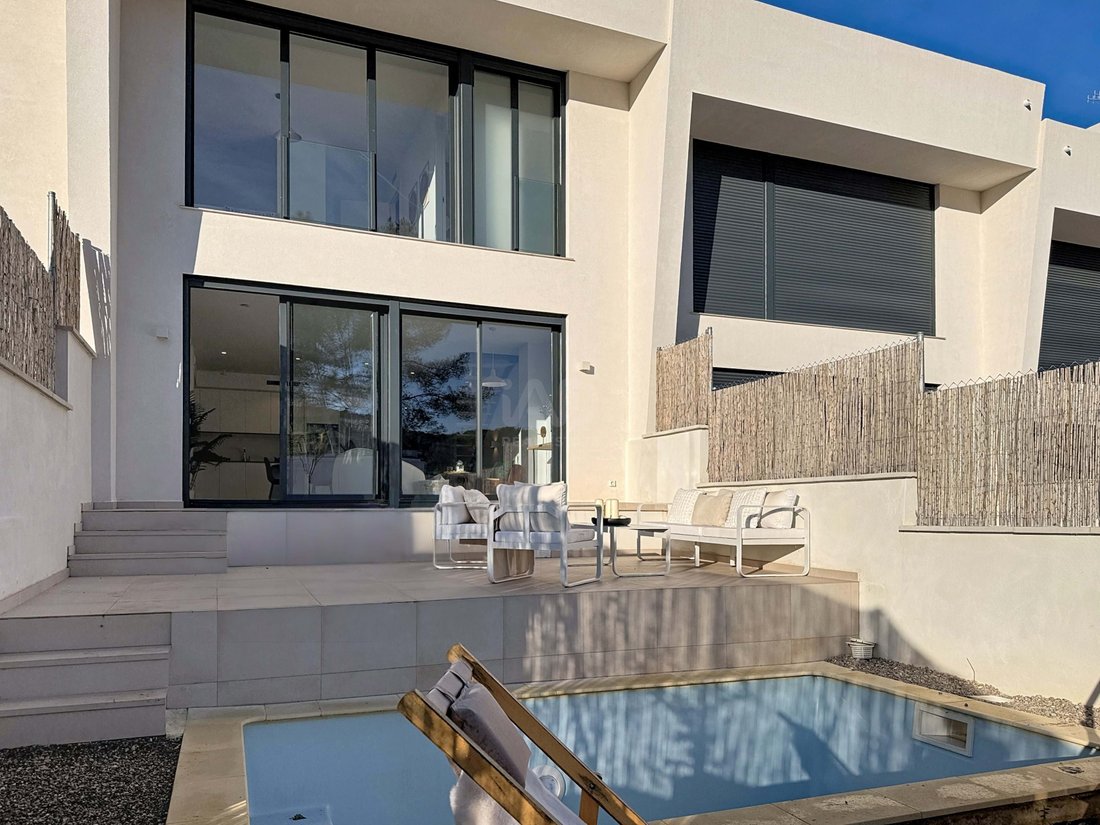 Townhouse in Sant Pere de Ribes, Catalonia, Spain 2 - 17960138