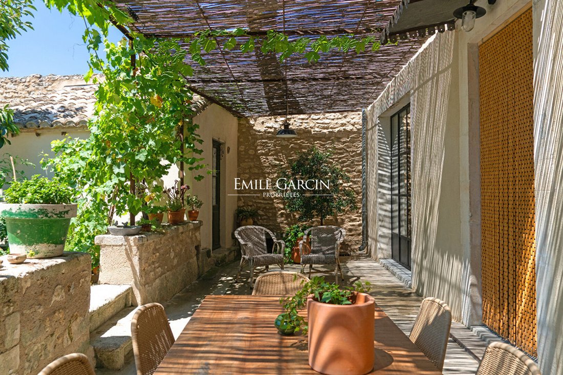 Villa in Saint-Rémy-de-Provence, Provence-Alpes-Côte d'Azur, France 1 - 17959701