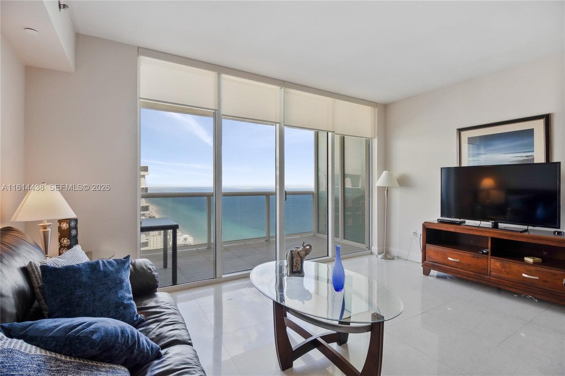 Condo in Hallandale Beach, Florida, United States 1 - 17203073