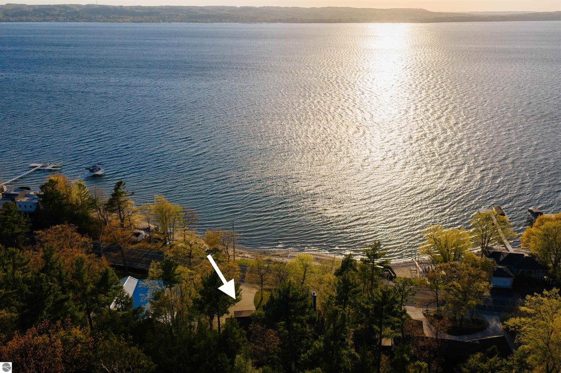 House in Traverse City, Michigan, United States 2 - 17963108