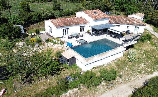 Villa in Est, Lorgues, France 1