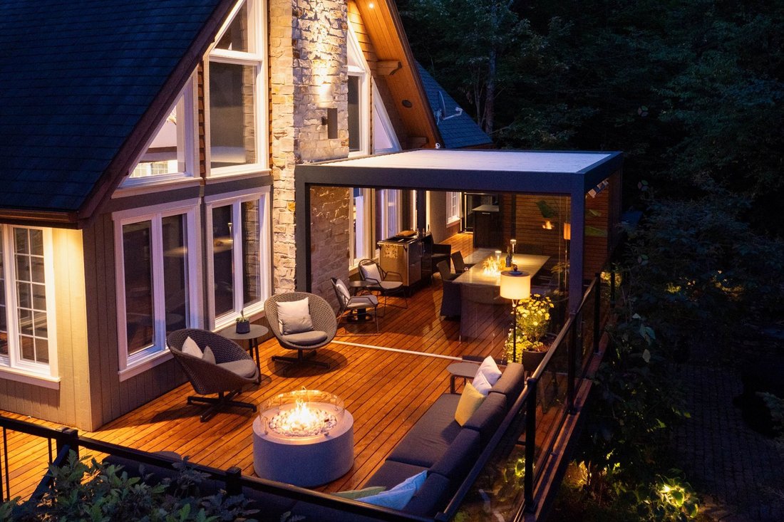 House in Mont-Tremblant, Quebec, Canada 1 - 16061215