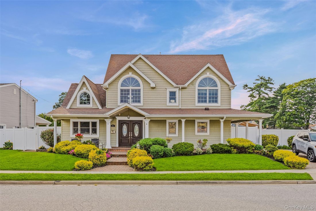 House in Levittown, New York, United States 2 - 17958304