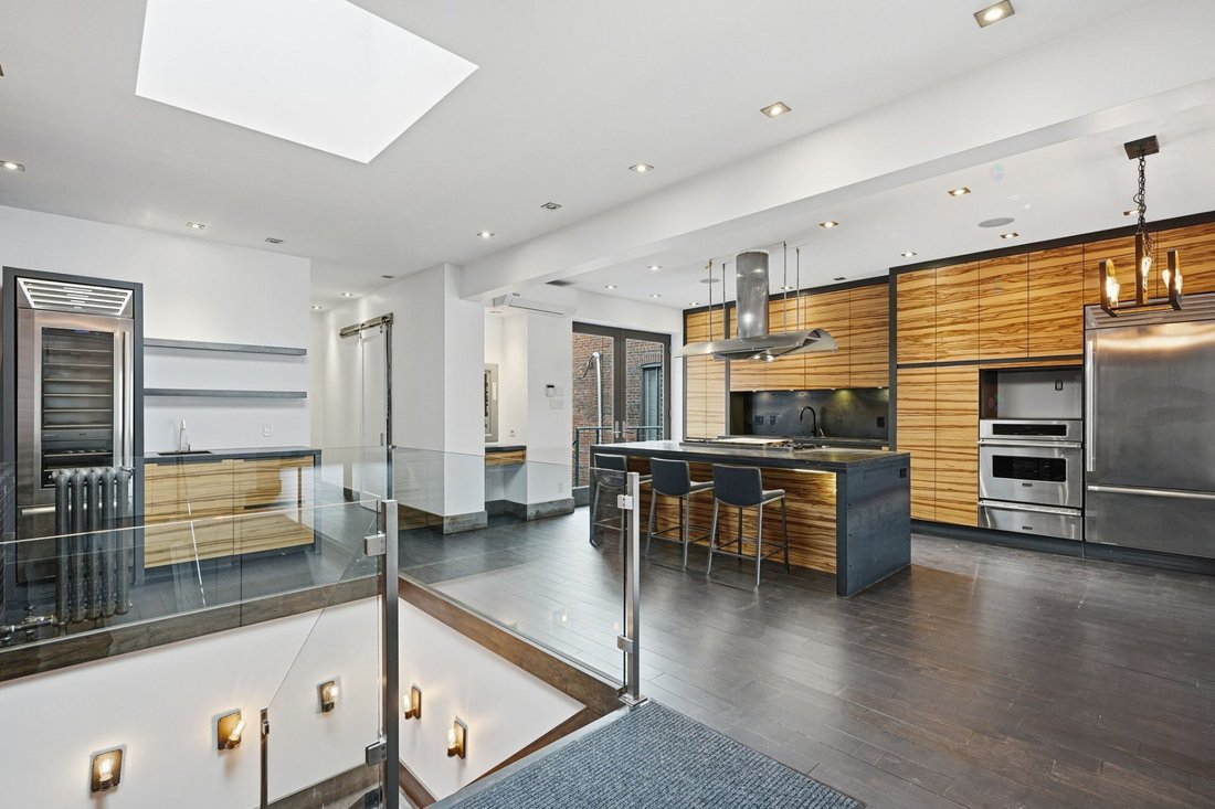 Apartment in Westmount, Quebec, Canada 2 - 17961989