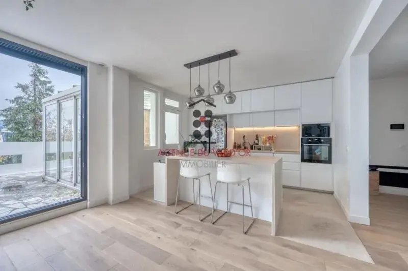 House in Plateau Ouest, Suresnes, France 2 - 17958863