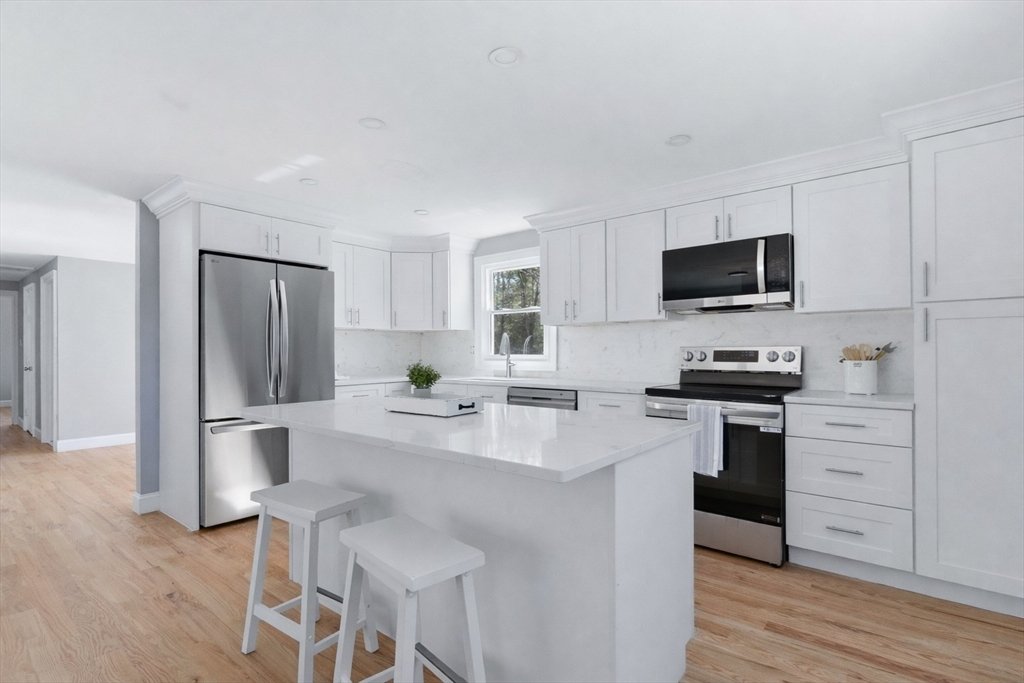 House in Bellingham, Massachusetts, United States 2 - 17959300