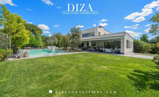 Villa in Boadilla del Monte, Comunidad de Madrid, Spain 1