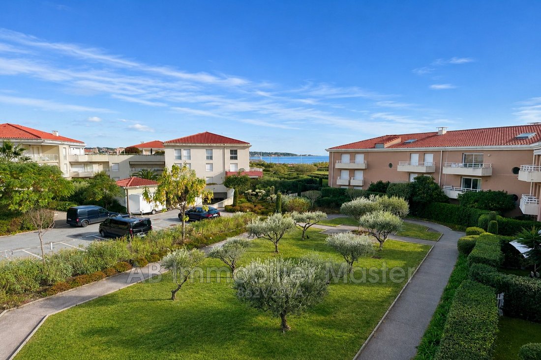 Apartment in Antibes, Provence-Alpes-Côte d'Azur, France 1 - 17519749