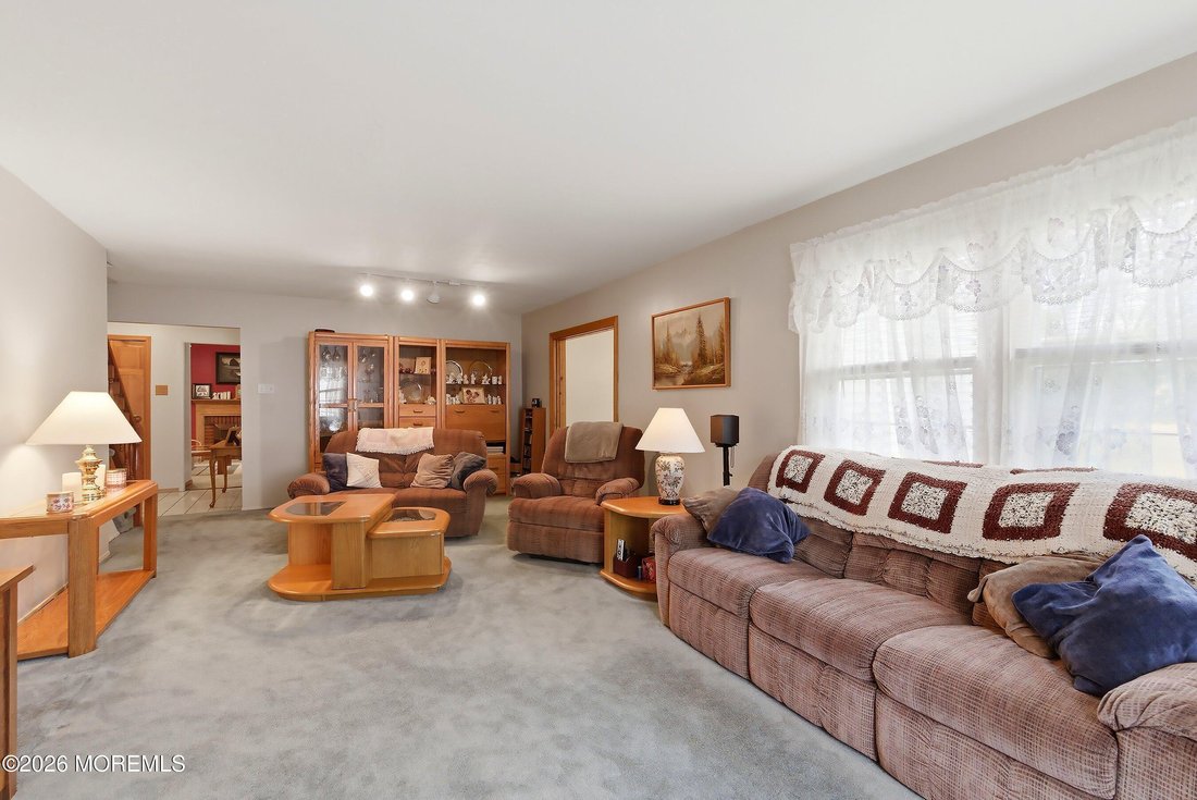 House in Old Bridge Township, New Jersey, United States 5 - 17957917