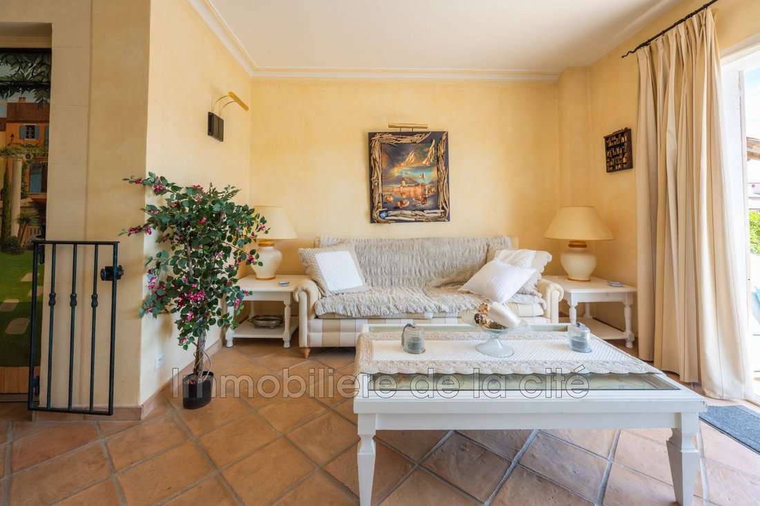 Villa in Grimaud, Provence-Alpes-Côte d'Azur, France 5 - 17744470