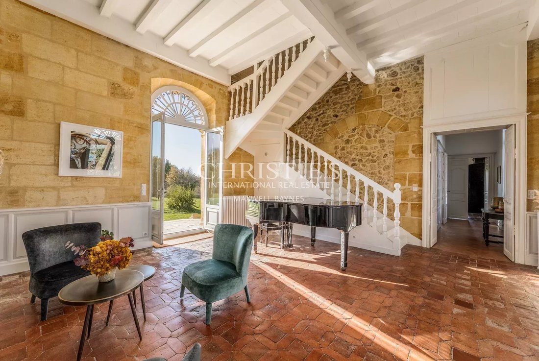 Estate in Quinsac, Nouvelle-Aquitaine, France 5 - 17959495