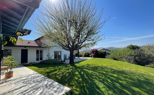 Villa in Ustaritz, Nouvelle-Aquitaine, France 1