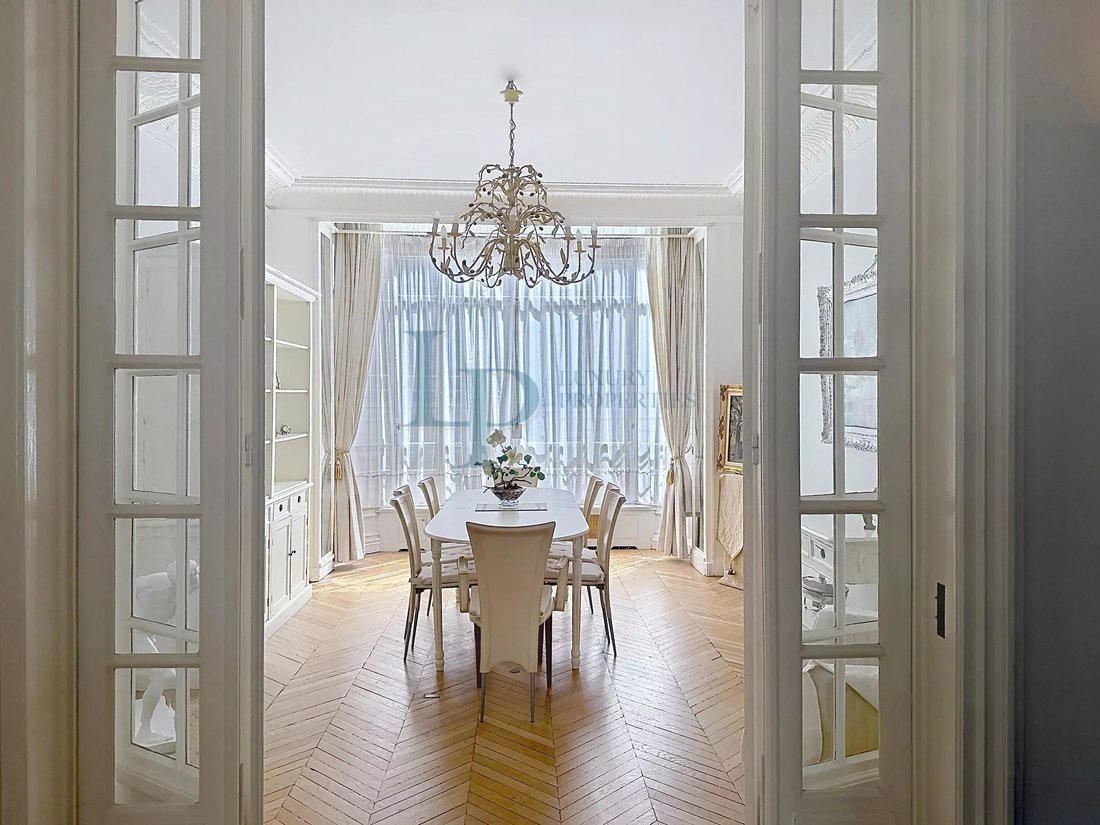 Apartment in Hoche-Friedland, Paris 8e Arrondissement, Paris 2 - 17958669