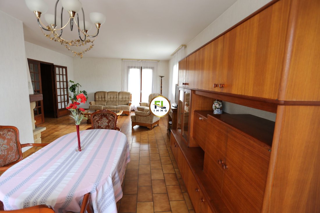 House in Gare, Saint-Germain-en-Laye, France 5 - 17963390