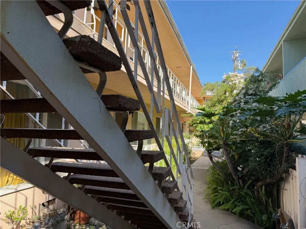 Santa Monica, California, United States 5 - 17401069