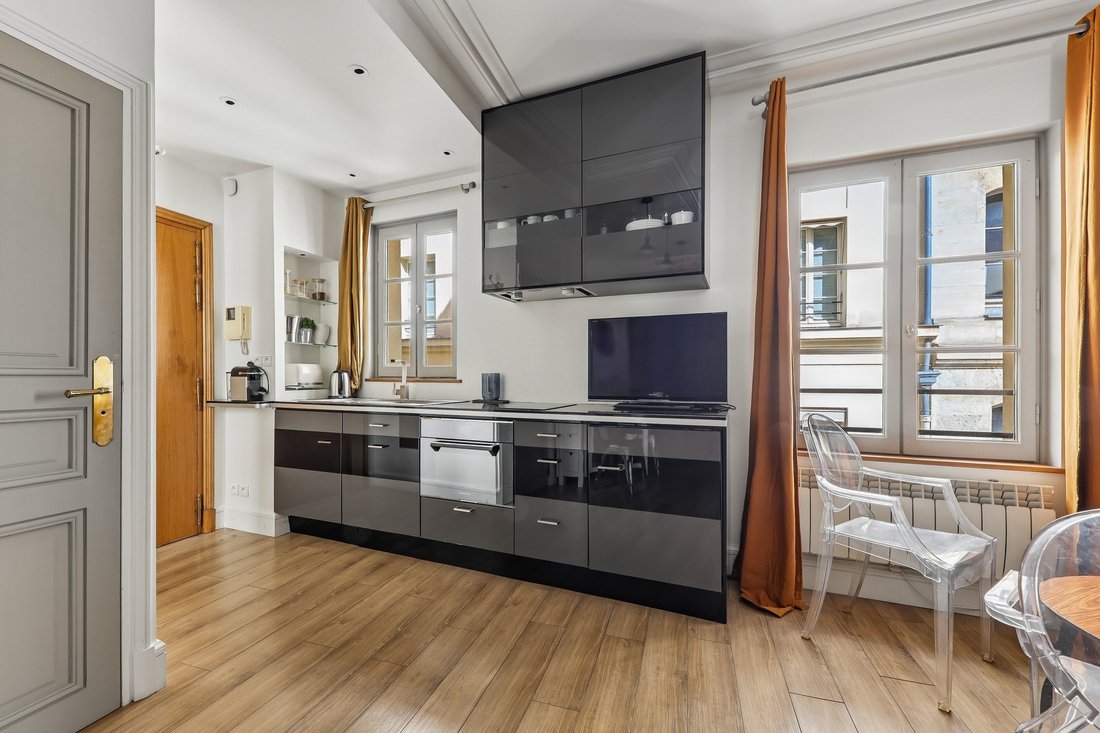 Apartment in Hoche-Friedland, Paris 8e Arrondissement, Paris 5 - 17960410