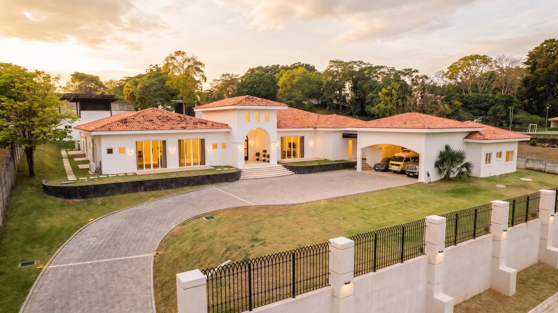 Estate in Garita District, Alajuela, Alajuela Province, Costa Rica 17960099