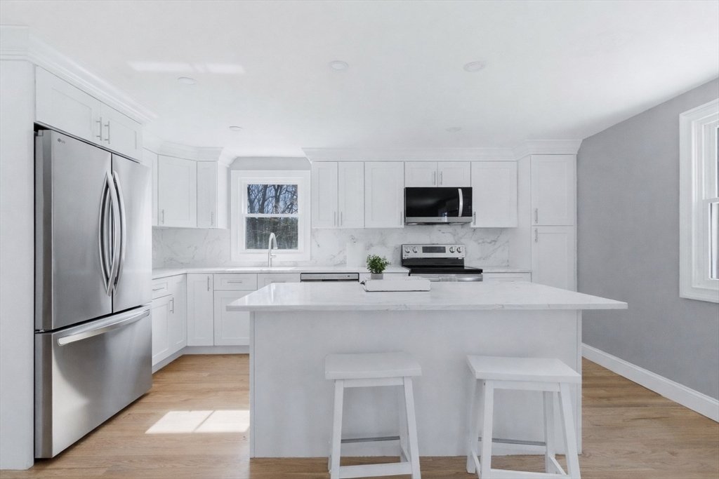 House in Bellingham, Massachusetts, United States 3 - 17959300