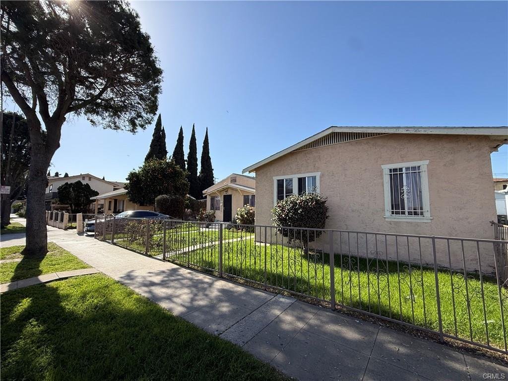 House in Huntington Park, California, United States 3 - 17959011