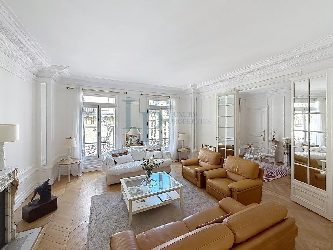 Apartment in Hoche-Friedland, Paris 8e Arrondissement, Paris 1 - 17958669