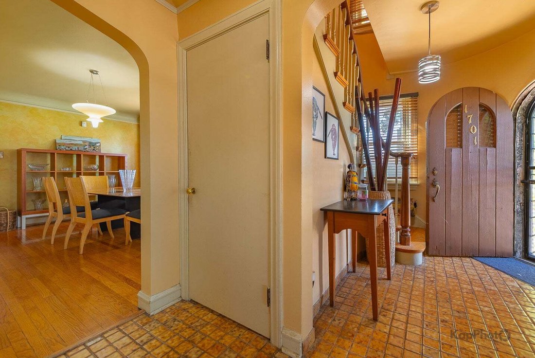 House in Elmwood Park, Illinois, United States 2 - 17959676