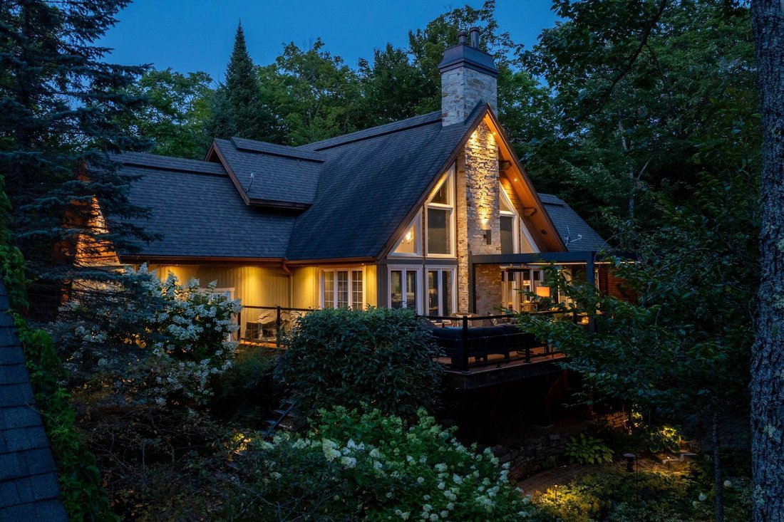 House in Mont-Tremblant, Quebec, Canada 3 - 16061215