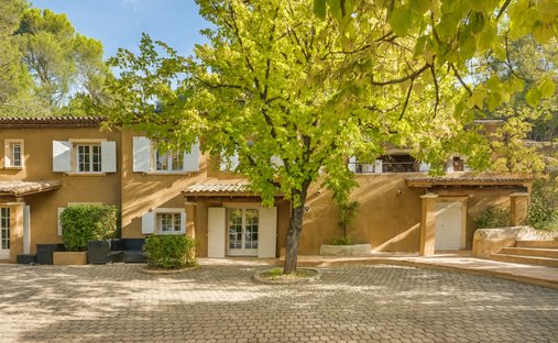 Villa in Granettes-Jauberte-Sainte Anne, Aix-en-Provence, France 1