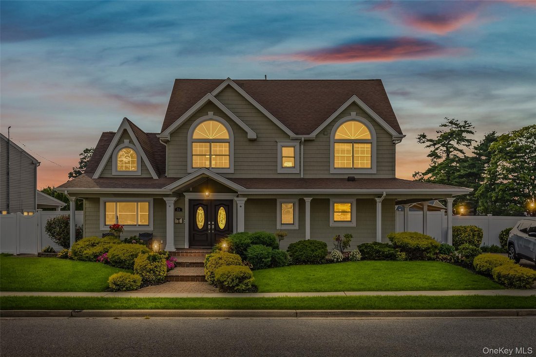 House in Levittown, New York, United States 1 - 17958304