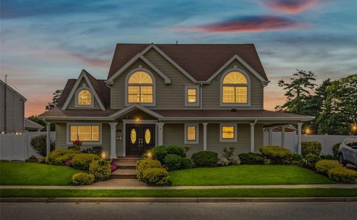 House in Levittown, New York, United States 1