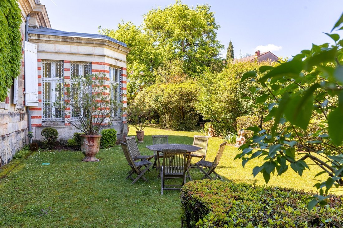 House in Hôtel de Ville-Quinconce-Saint Seurin-Fondaudège, Bordeaux, France 1 - 17957846