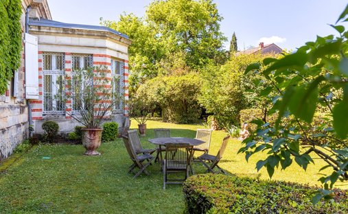 House in Hôtel de Ville-Quinconce-Saint Seurin-Fondaudège, Bordeaux, France 1